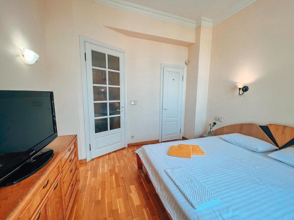 Apartments Rentals Ukraine on Kreshchatik Kiew Exterior foto